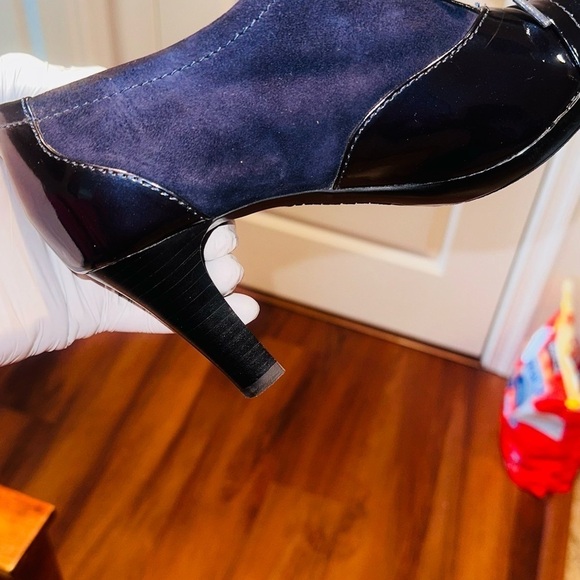 Anne Klein iFlex Suede Patient Leather Shoes. - Picture 6 of 14